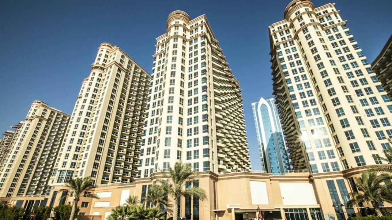 Stunning 2 Bedroom Overlooking Lake Dubai Exterior photo